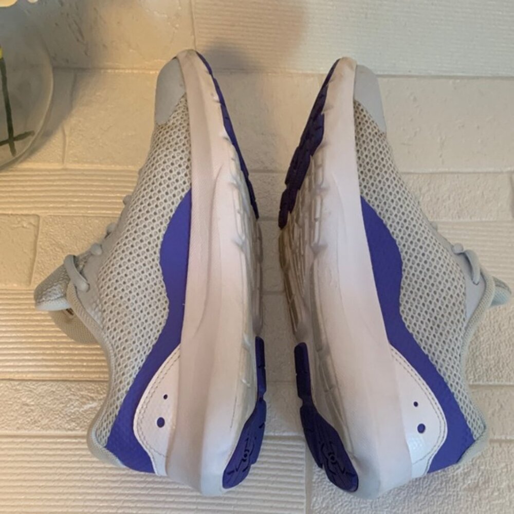 Under Armour Light Gray and Purple Athletic Shoes - Picture 7 of 8